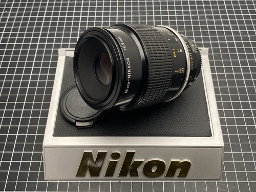 Nikon micro nikkor 105 4 - mm, f/4